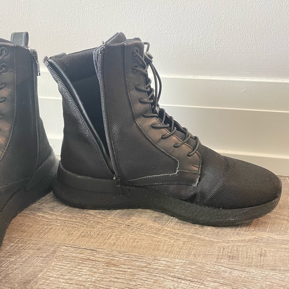 Kenneth Cole zip up boots - Picture 2 of 4